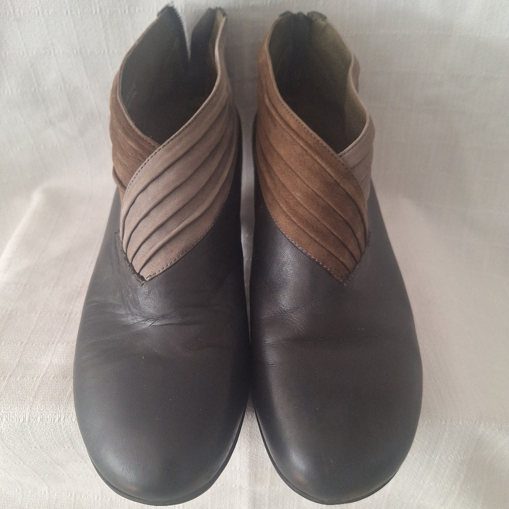 Campers Twin heeled booties